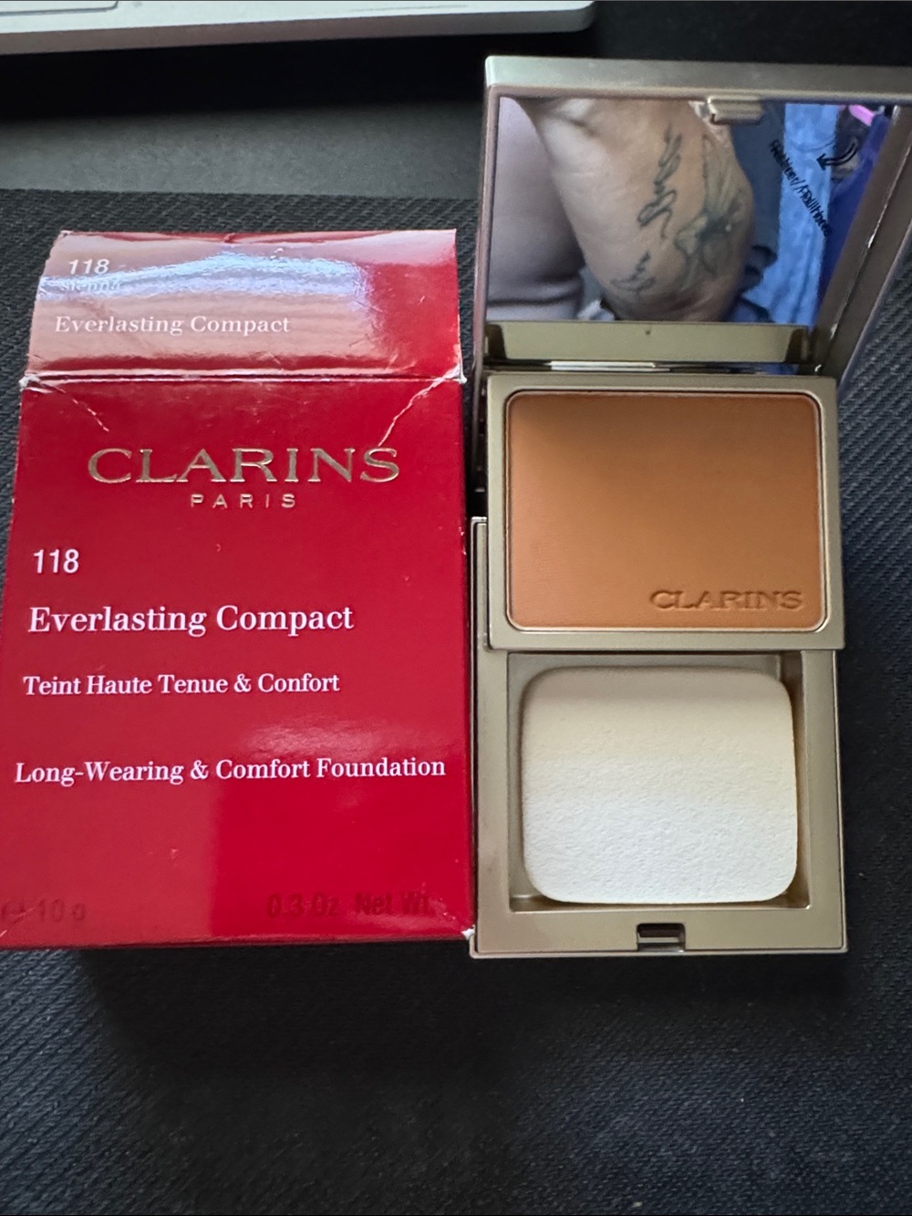 Clarins Everlasting Compact Foundation - Warm Beige Tone 118 NEW IN BOX